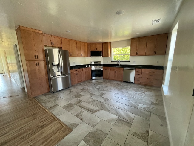 Photo - 4660 Fieldbrook Rd