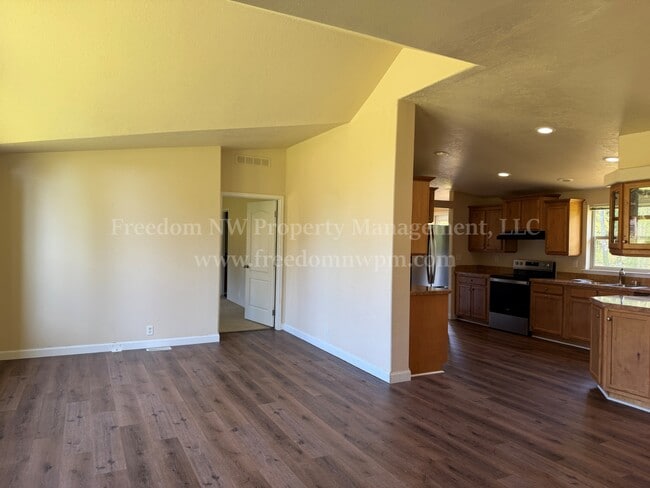 Photo - 1411 SE Fireweed Rd
