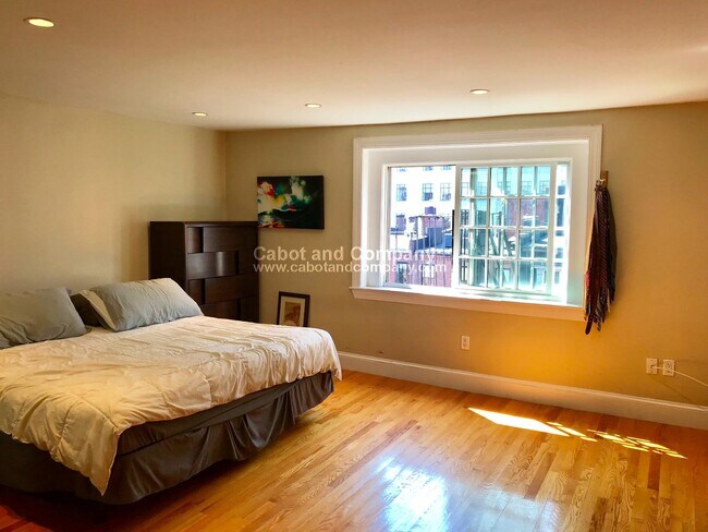 Building Photo - 76 Commonwealth Ave Unit 12A