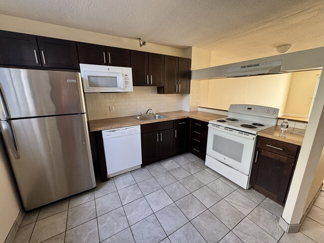 Building Photo - 142 North Beacon St Unit A1