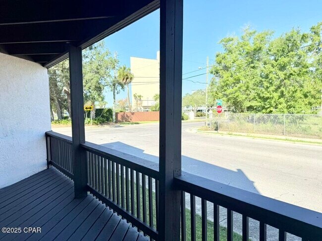 Photo - 401 E Beach Dr