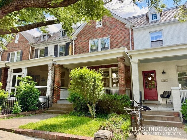 Building Photo - 2215 39th St NW