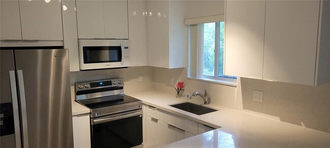 Building Photo - 2125 NW 77th Way Unit 201 Rental