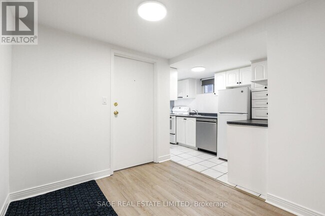 Photo - 118 Braemar Ave