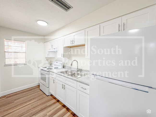 Photo - 1511 1/2 S. Dakota Avenue