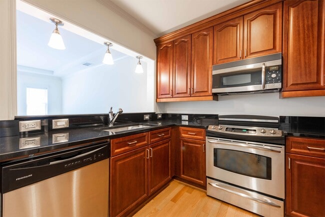 Photo - 401 13th St NE