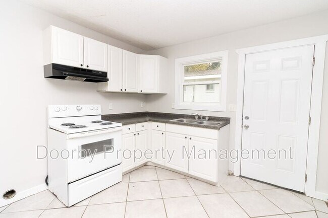 Photo - 1104 N Hawthorne St Unit A