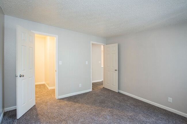 Lincoln Springs Apartments