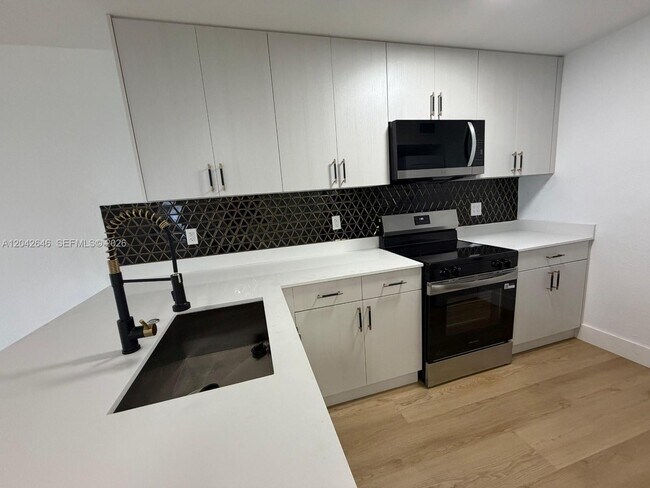 Photo - 10008 NW 6th St Unidad 103
