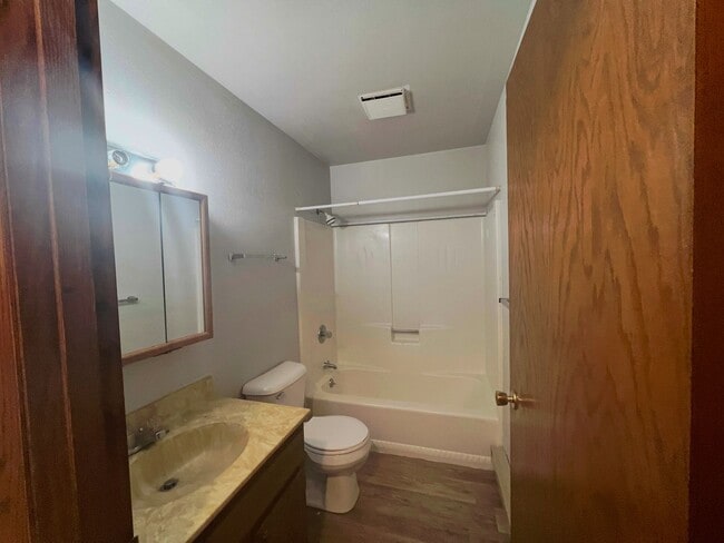 Photo - 915 Genrich St Unidad 4