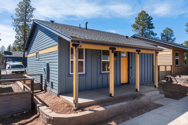 1BR, 1BA - 840SF - Liv Sky Cottages