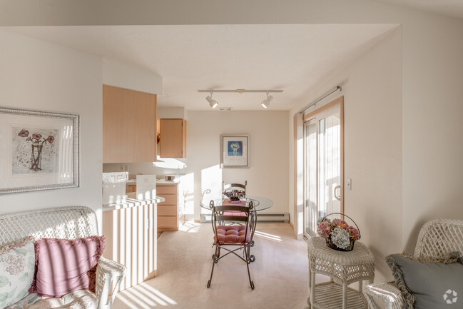1BR, 1BA - 660 SF - Cedar Springs Estates IV Apartments