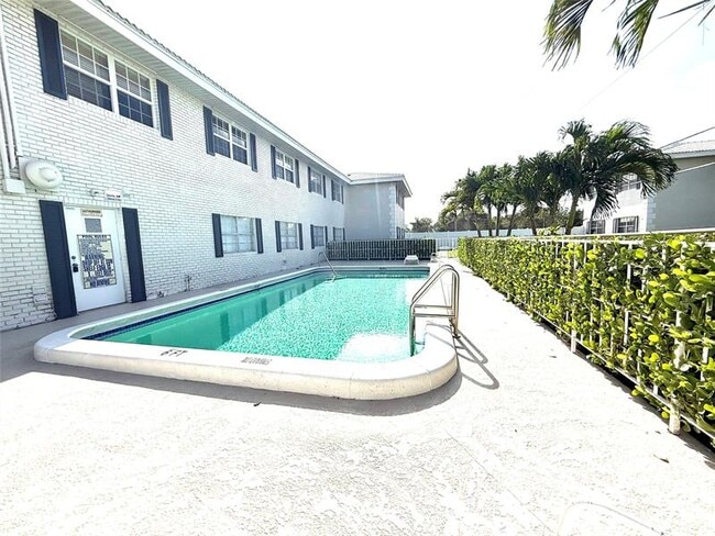 Photo - 299 SW 7th St Unit 101a