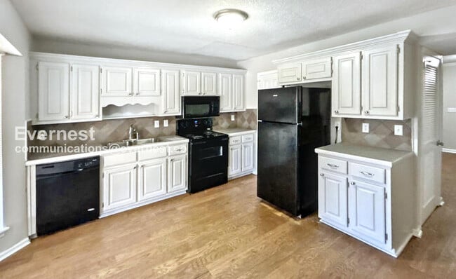 Photo - 5547 St James St