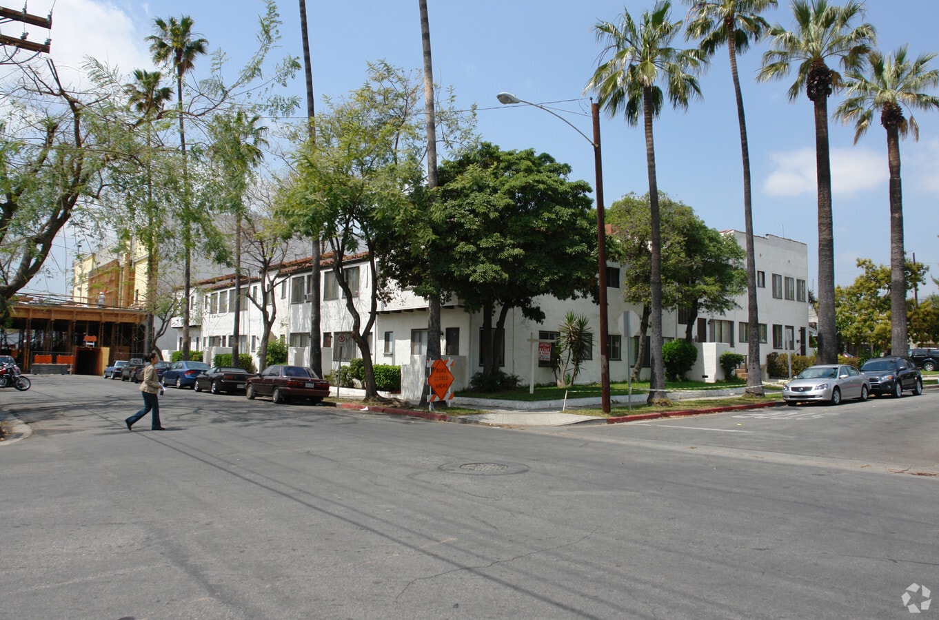 123 E Windsor Rd - 123 E Windsor Rd Apartments