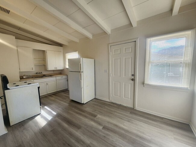 Photo - 6667 Desert Queen Ave Unidad Desert Queen 6667  A