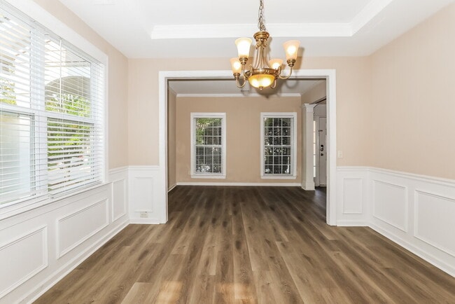 2505 Mockingbird Ln