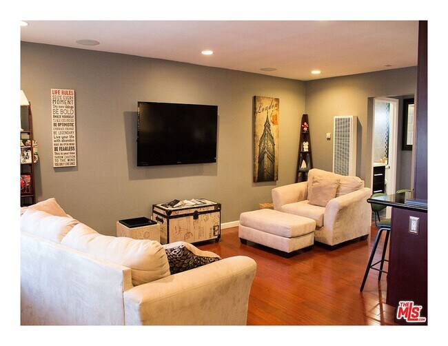 Living room - 2721 2nd St Unit 207