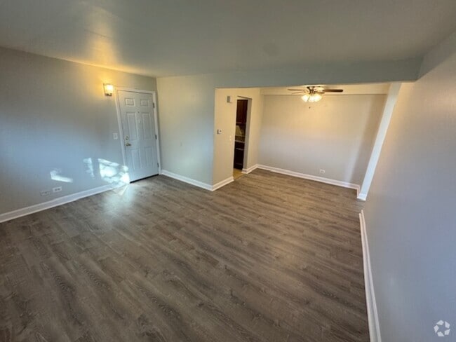Building Photo - 930 W Rollins Rd Unit 930-1 Rental