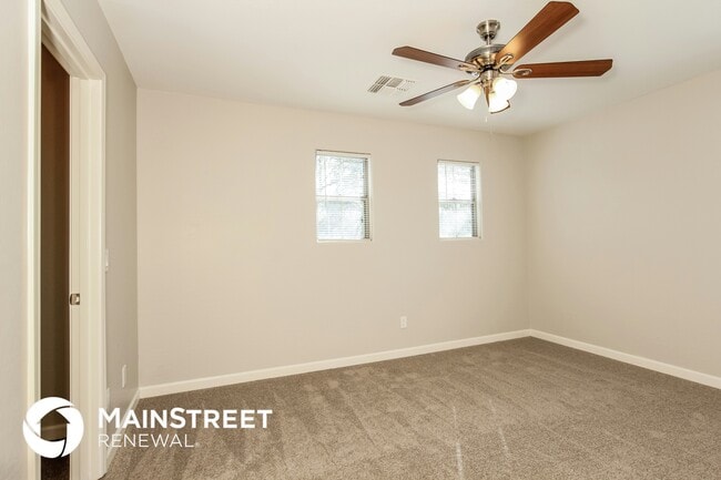 Photo - 15460 W Canterbury Dr