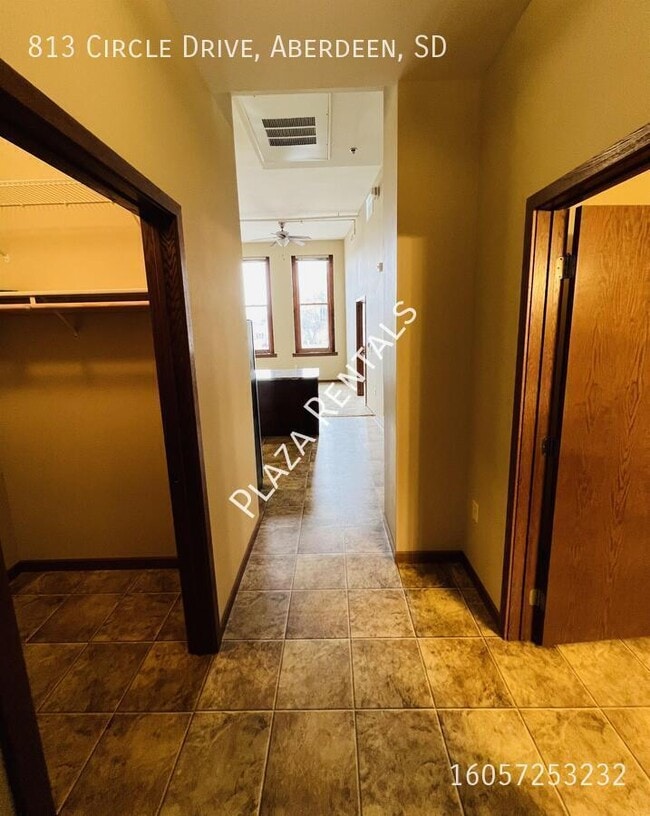 Building Photo - 214 S Kline St Unit 18