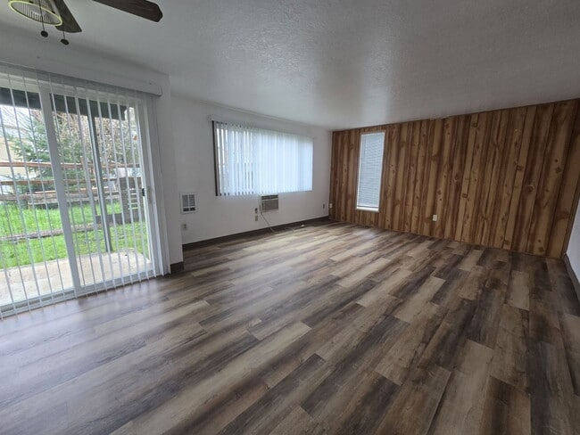 Photo - 146 NE Atkinson Ct Unidad 26