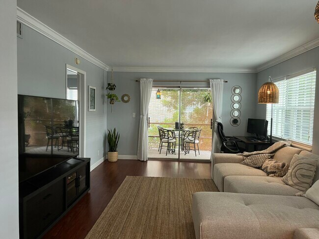 Photo - 2301 NE 14th Street Causeway Unidad 306 E