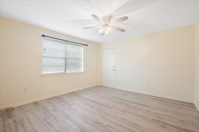 Photo - 2-Bedroom Apartment in Convenient Savannah Location