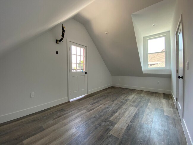 Photo - 1301-1303 West 22nd Street Apartment Unit 1303