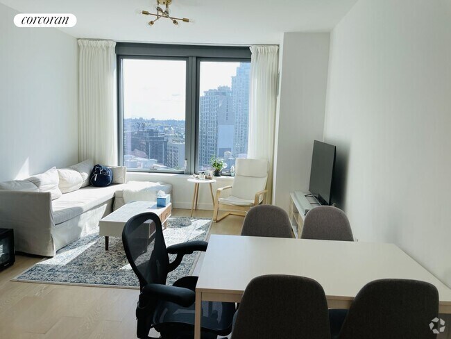 Building Photo - 3 Ct Square W Rental