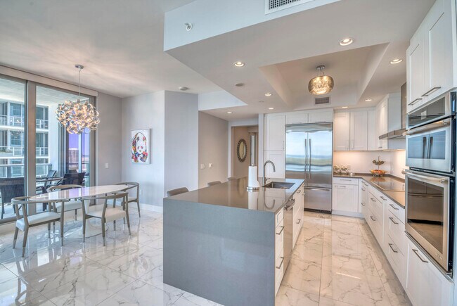 Photo - 2 Water Clb Wy Unit 1704