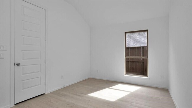 Photo - 2910 Starling Dr