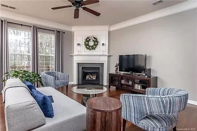 Photo - 8165 Kincaid Ct