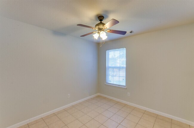 Photo - 3302 Legends Landing Dr