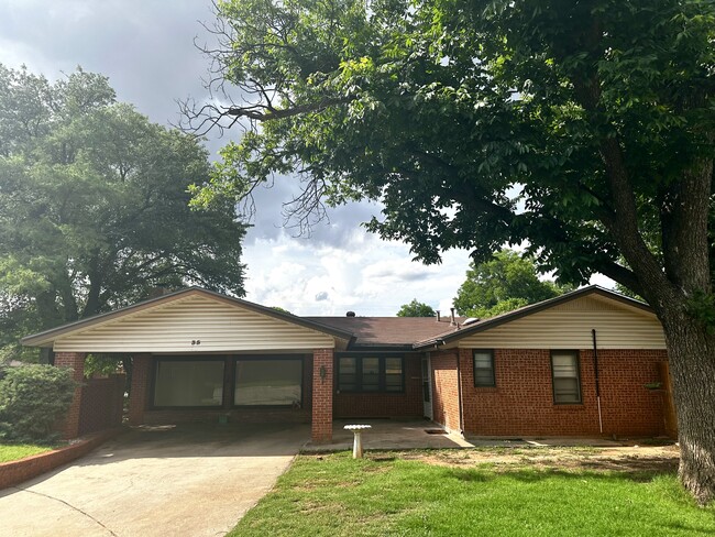 Building Photo - 35 Mill Ct