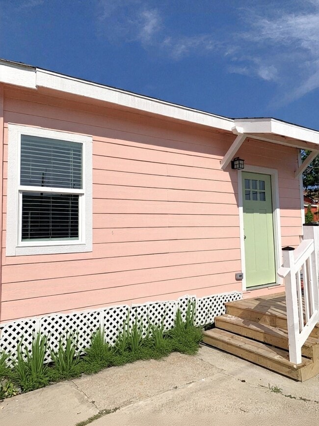 Building Photo - 5127 Avenue L Ave Rental