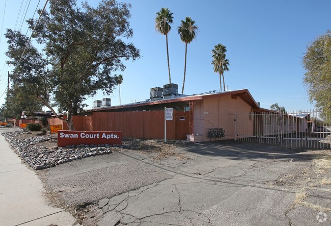Swan Court Apartments