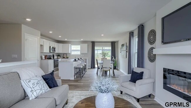 Photo - 8824 S 185th St