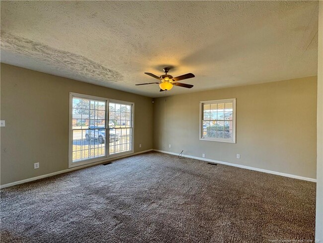 Photo - 622 Glensford Dr