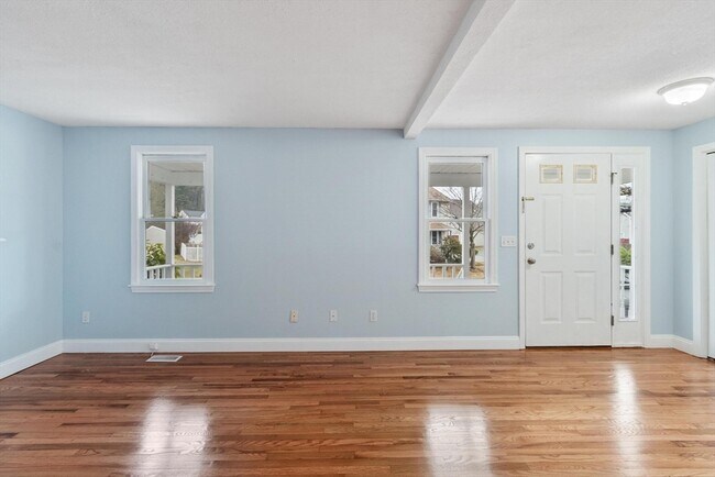 Photo - 29 Lamplighter Ln