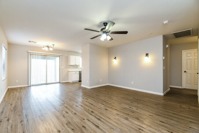 Photo - 2638 E Valencia Dr