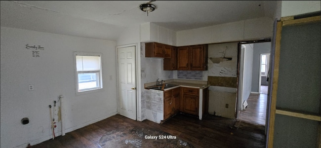 Photo - 1618 W Kettelle St