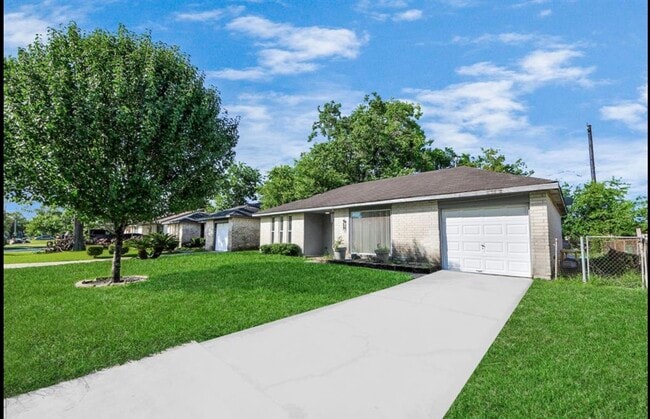 Photo - 12610 Chiswick Rd