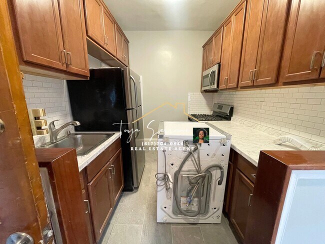 Photo - 62 Charlotte St Unit 1