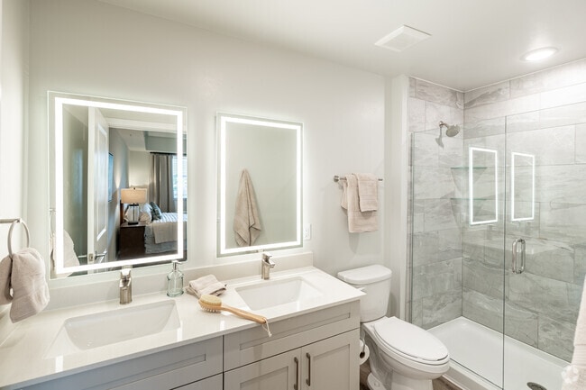 Breeze 2BR, 2BA - 1,175SF - Primary Bathroom