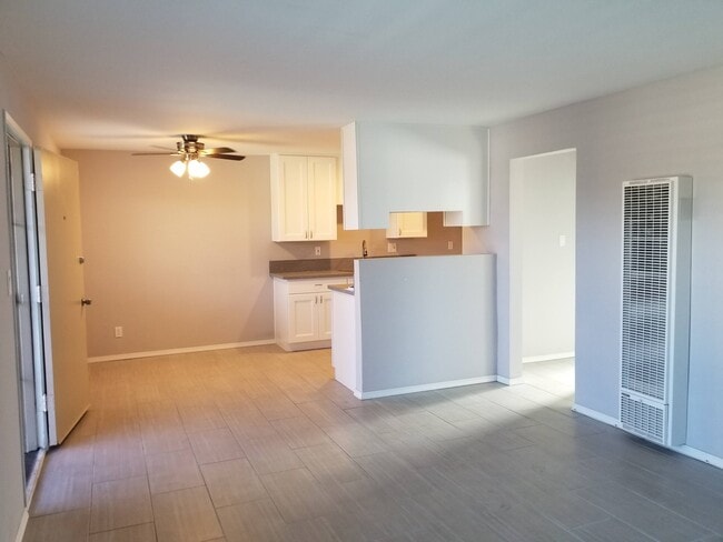 Del Amo Apts