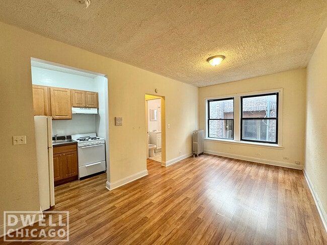Building Photo - 1733 N Humboldt Blvd Unit 306