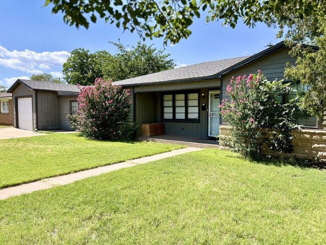 Photo - Spacious Four Bedroom!