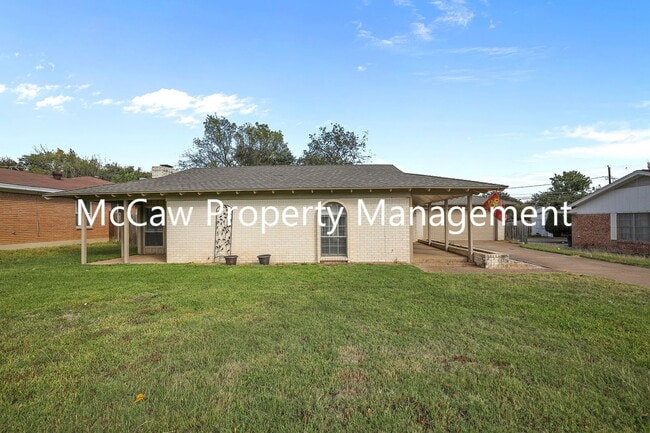 Photo - 1736 Brown Trail