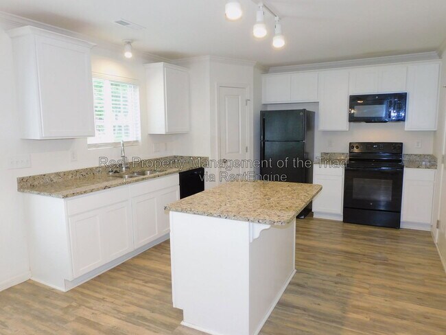 719 Torbay Dr